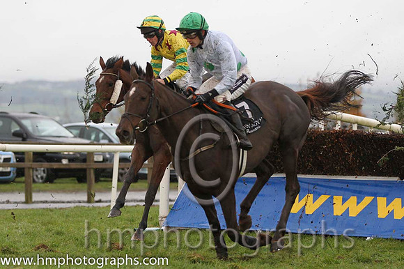 05 Drop Anchor & P T Enright - 5th (11, yellow, maroon stars) & 01 Twin Plan & R Walsh -  winners (7, white, emerald green large spots) - FT8E0457-19