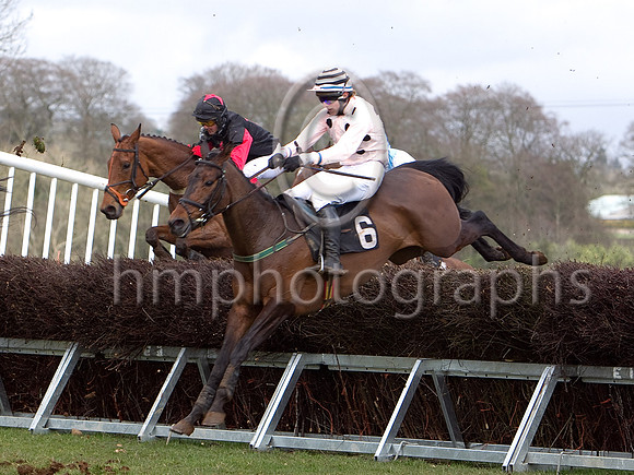 Second Race - Weir Madgic(GB) Black second, jockey C Cully Ciannte (6) Fell, jockey B G Crawford - CU2D7068-e3a4j