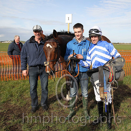 01st OSCAR MOR and B O'Neill ( 8 , ROYAL BLUE,white chevrons; royal blue,white chevrons sleeves; white cap ) Trainer: Colin Bowe,, Owner : Sean Wickham