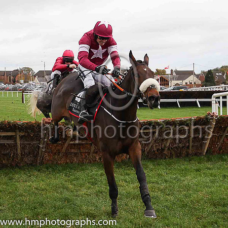01st Monbeg Notorious and R Walsh ( 4 , maroon, white star ) Trainer - G Elliott , Owner - Gigginstown House Stud