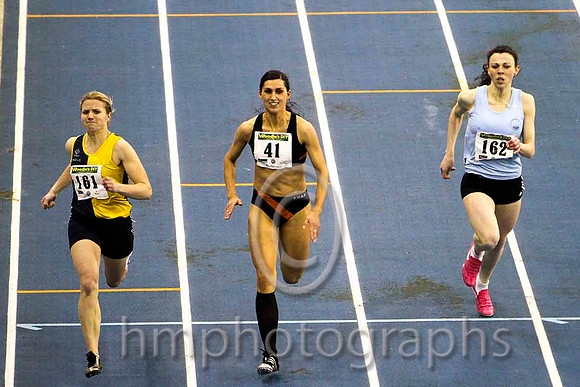 Snezana Bechtina (41) Clonliffe Harriers AC - Winner - Senior women's 200m B Final - FT8E0356-e