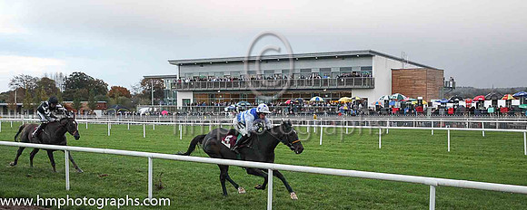 01st Joey Sasa and Ms N Carberry ( 4 , blue and white bands ) Trainer - N Meade , Owner - E Duignan  Bernard Woods
