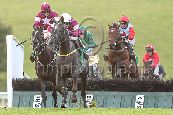01st Farceur Du Large and S W Flanagan ( 3 , maroon, white star ) Trainer - N Meade , Owner - Gigginstown House Stud
