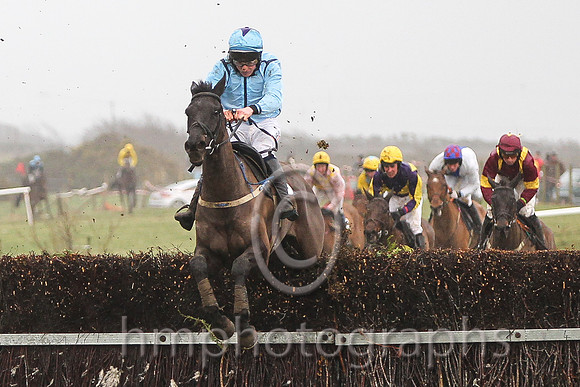 01 Double Scores & B G Crawford - winners (8, light blue, navy seams) - FT8E3290-Edit-2