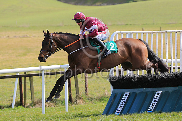 01st Game Of War and D N Russell ( 2 , maroon, white star ) Trainer - H de Bromhead , Owner - Gigginstown House Stud