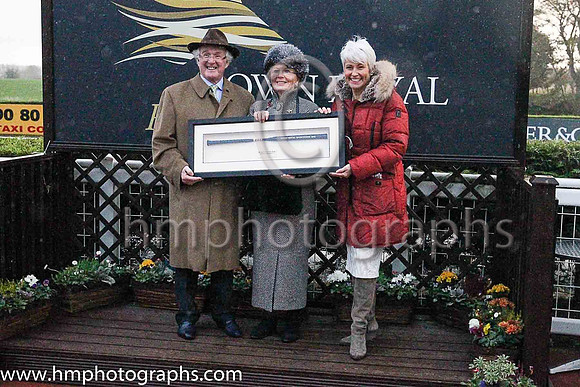 01st Realt Mor and K M Donoghue ( 1 , black, yellow diamond ) Trainer - G Elliott , Owner - Mrs P Sloan