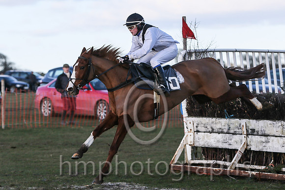 01st LISNAGREGGAN and M E McCrory ( 10 , WHITE,black sash; white sleeves; black cap ) Trainer: William Gault,, Owner : Paul Martin William Gault