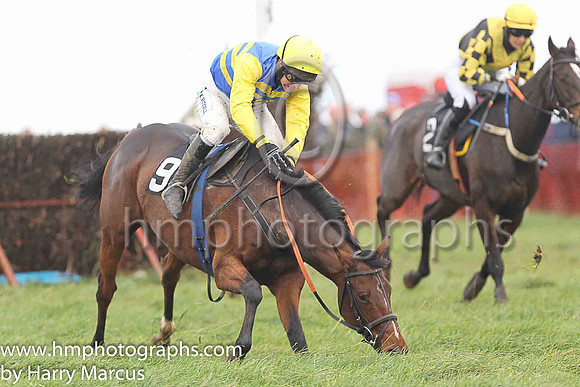 SHIPWRECK and N McParlan ( 9 , ROYAL BLUE  YELLOW HOOPS; yellow sleeves; yellow cap ) Trainer: C.A. McBratney , Owner : Templeburn Racing Syndicate
