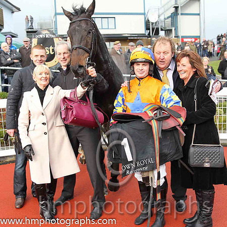 01 Gilt Shadow & Mr S Crawford - winner (1, orange, royal blue star) - CU2D9326-18