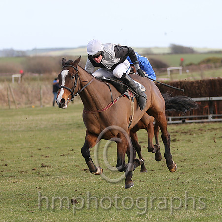 01 Ballyarthur  Derek O'Connor - Trainer : Colin S McKeever, Black and white qtrd