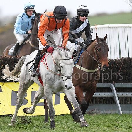 01st BI QUINI TIEP (FR) and D G Lavery ( 6 , ORANGE,black seams; black cap ) Trainer: B.R. Hamilton , Owner : Nigel Baring