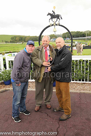 01st Double Take and C M Collins ( 4 , emerald green, black diamond ) Trainer - Philip O?Connor , Owner - Philip O?Connor