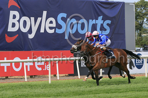 01st Atavique (3 blue, orange seams,red and white check cap ) Jockey: Siobhan Rutledge5 , Trainer: Thomas Gibney