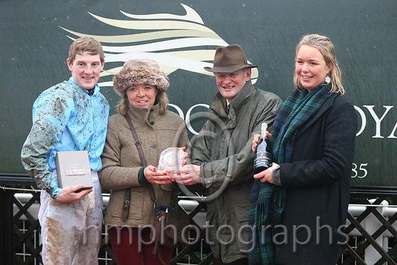 R6 Ger Fox and Lady Jane Gillespie receive their prizes after Coney Choice wins at Down Royal