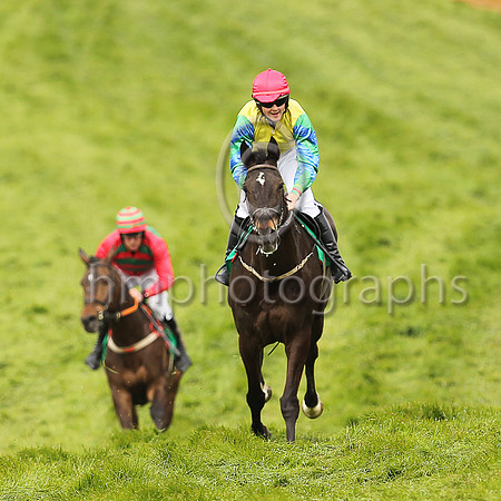 01st THE BALER and F Stack ( 8 , YELLOW; blue sleeves,green chevrons; red cap ) Trainer: Liam O'Farrell , Owner : Liam O'Farrell