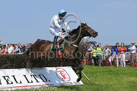 01st VAL MOME (FR) and M J O'Hare ( 19 , WHITE,light blue chevron; white sleeves; light blue cap ) Trainer: J.G. Cosgrave,, Owner : J.G. Cosgrave