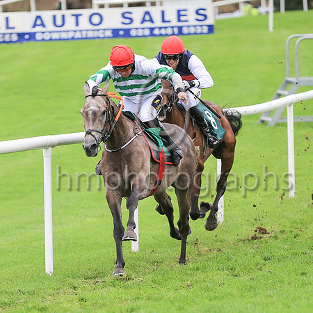 01st Curlew Hiland Mr J J Codd ( 2 , white, green chevrons ) Trainer - G Elliott , Owner - Noel Moran  Mrs Valerie Moran