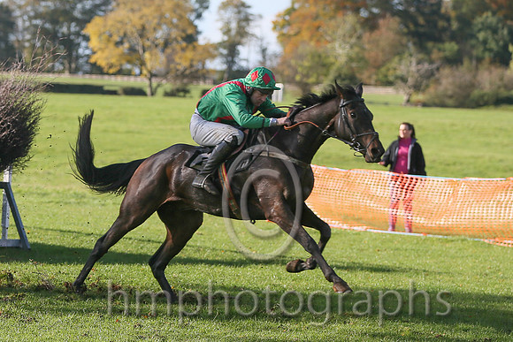 01st Ticinese (Gb) and M J O'Hare ( 6 , EMERALD GREEN,red braces; emerald green, plain sleeves; emerald green cap,red diamonds ) Trainer: Graham McKeever,, Owner : Mrs M.E. Hagan
