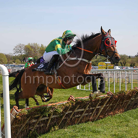 19th Ciankyle and M J Bolger ( 5 , emerald greenm yellow braces ) Trainer - P Cluskey , Owner - Hugh Calvey