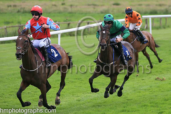 04th Bella Bliss (2 , red, blue star ) Jockey: Shane Fitzgerald3 , Trainer: John C McConnell