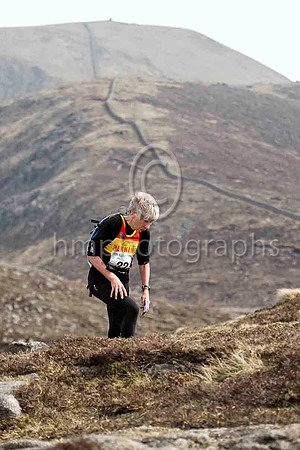 Alison Brentnall - Pennine Fell Runners - 132nd overll, 25th woman  in 3.47.55 - FT8E1875-e