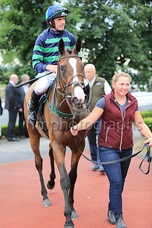 1st Minnie Dahill and R Walsh ( 10 , dark blue and emerald green hoops ) Trainer - T M Walsh , Owner - Micheal D Ryan