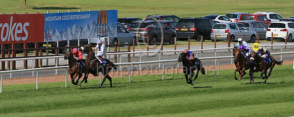 03rd Manu Et Corde (1 white, purple panel ) Jockey: Kevin Manning , Trainer: J S Bolger
