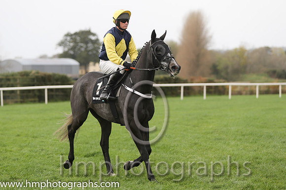 06 Guitar Pete and P Carberry - - 06th (1 ,dark blue, yellow diamond sleeves ) Trainer - D T Hughes