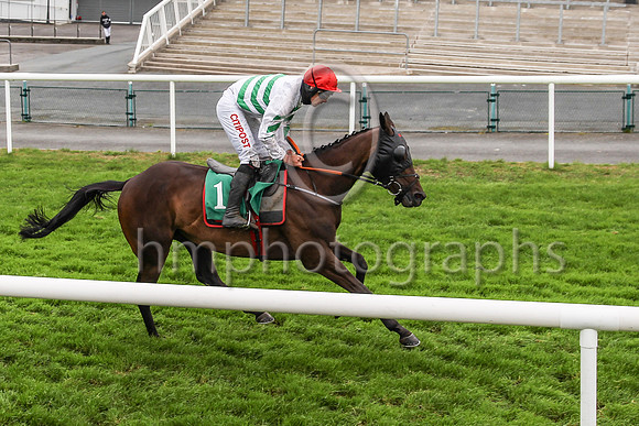 01st Soldiers Hill and D N Russell ( 1 , white, green chevrons ) Trainer - G Elliott , Owner - Noel Moran  Mrs Valerie Moran
