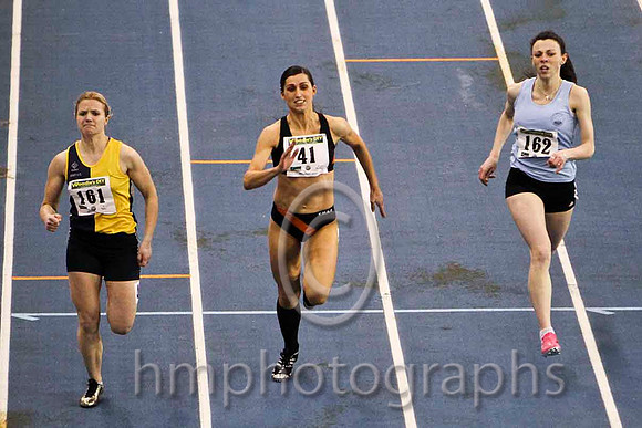 Snezana Bechtina (41) Clonliffe Harriers AC - Winner -Senior women's 200m B Final - FT8E0357-e