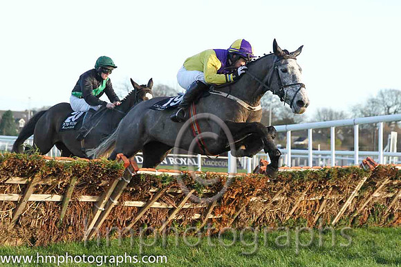 10 Without Wings & Miss R Blackmore - 10th (20, black, emerald green sash) & 09 Whinstone Dani & R P Treacy - 9th (19, purple and yellow diabolo) - CU2D9838-56