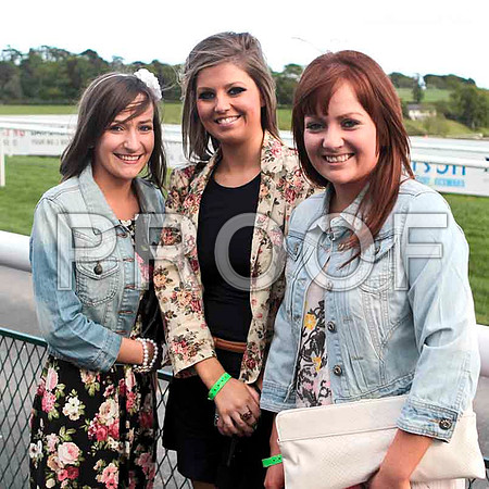 Girls at the races - CU2D9263-e2