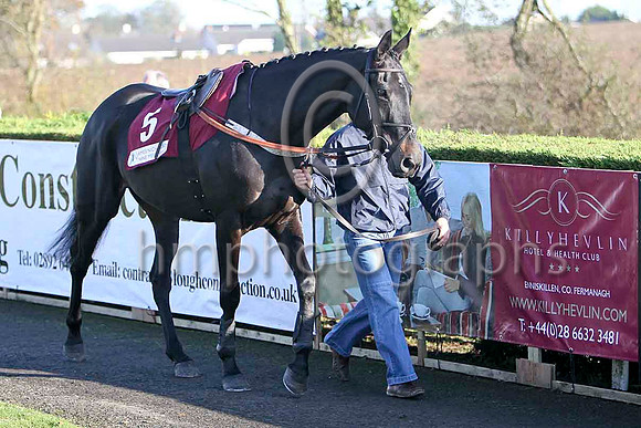 Rare Bob 4th , Jockey B J Cooper - FT8E6958-e