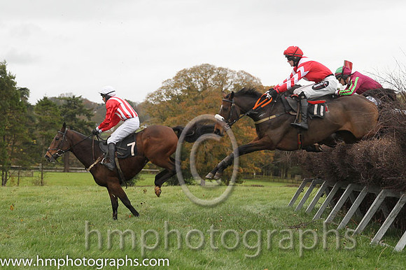 05 Nells apache and R James - - 05th (14 ,white and dark green halvd ) Trainer - Donnchadh Doyle