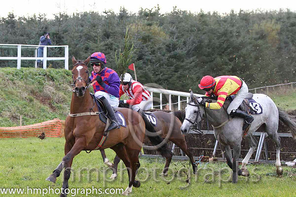 01 Whats Left & J J Codd - winner (16, white, red sash) & 07 Sea Bear & J C Barry - 7th (13, yellow, red cross belts ) - FT8E0861-30