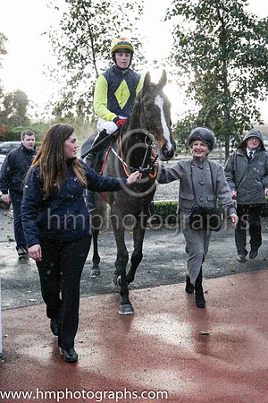 01st Realt Mor and K M Donoghue ( 1 , black, yellow diamond ) Trainer - G Elliott , Owner - Mrs P Sloan