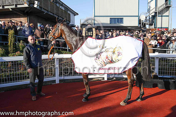 01st Valseur Lido and R Walsh ( 7 , maroon, white star, blue cap ) Trainer - H de Bromhead , Owner - Gigginstown House Stud