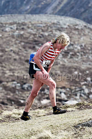 Jackie Scarf - Calder Valley Fell Runners - 111th, 15th woman in 3.21.32 - FT8E1775-e