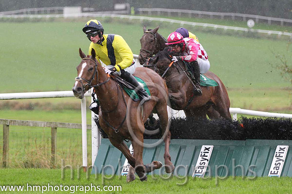 01 Old Kilcash & D E Mullins - winner (5, yellow, dark blue sash) - FT8E8912-20