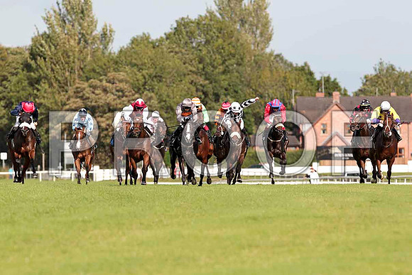 Bogini (extreme left ) in the lead -CU2D9518-e