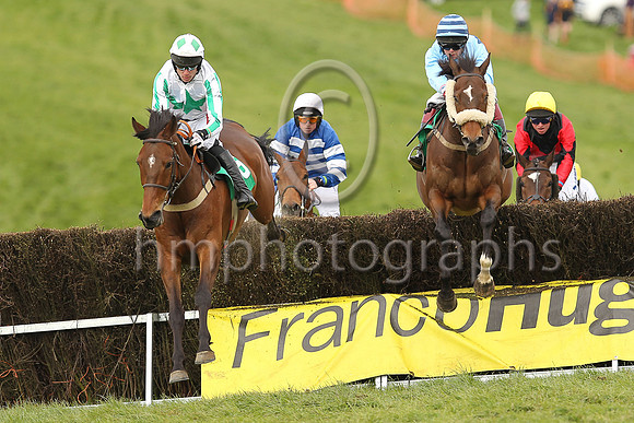 01st ISLE ROAD and Derek O'Connor ( 6 , WHITE,green star; white  green striped sleeves; white cap,green diamonds ) Trainer: Jason Cairns , Owner : Frank McClean