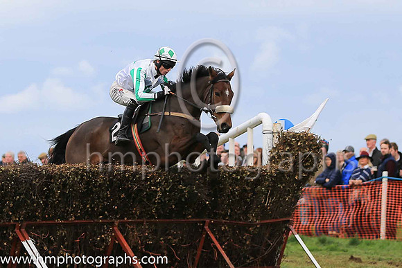 02nd ISLE ROAD and J c Barry ( 2 , WHITE,green star; white  green striped sleeves; white cap,green diamonds ) Trainer: Jason Cairns,, Owner : Frank McClean