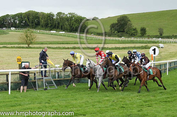 Race 1 start - eventual winner Number 1 Roaring Potter ridden by Shane Fitzgerald in red colours with white diamond