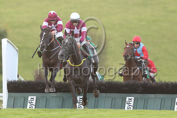 01st Farceur Du Large and S W Flanagan ( 3 , maroon, white star ) Trainer - N Meade , Owner - Gigginstown House Stud