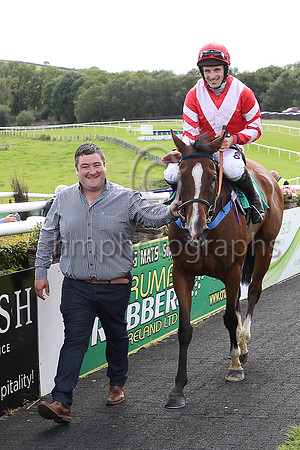 01st Sharlanda and S W Flanagan ( 3 , red, white chevron ) Trainer - C Bowe , Owner - Thomas F Hughes