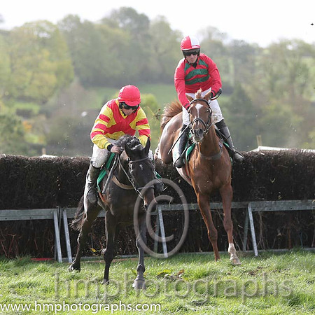 07 Maple Mons and B O'Neill - - 07th (4 ,red, green chevrons ) Trainer - D M Christie
