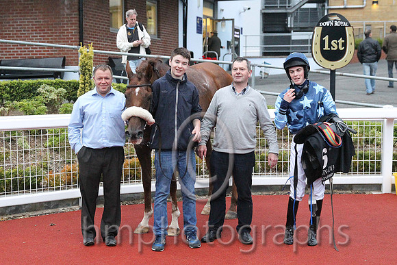 01st dh He'llberemembered ( 6 , dark blue, light blue stars ) and T.P. Madden (5) - Trainer : P.G. Fahey - Owner : Mrs Mary Lett/P.G. Fahey