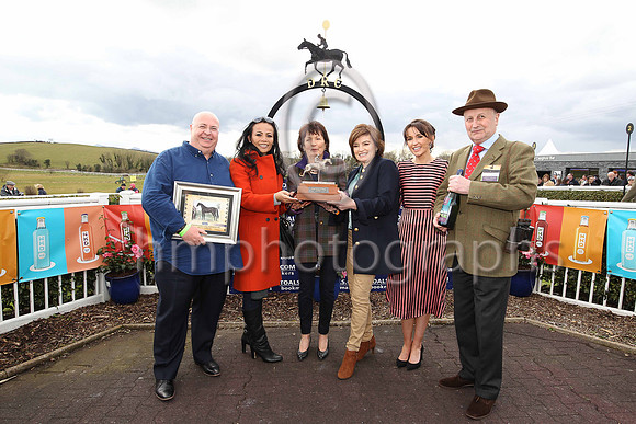 Annett Fitzgerald and Ailish Steenson at Downpatrick Races