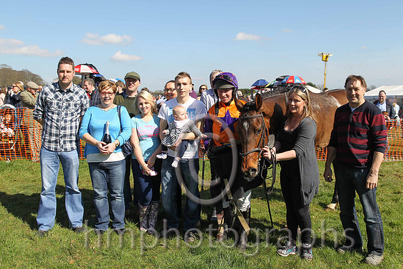 01st - Mia's Storm (1)  N McParlan - Trainer: S R B Crawford - orange, purple star