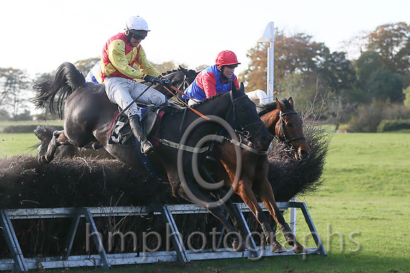 01st American Image and J Cresswell ( 1 , ROYAL BLUE,red hoop; red sleeves; red cap ) Trainer: S. Michael Millar,, Owner : S. Michael Millar